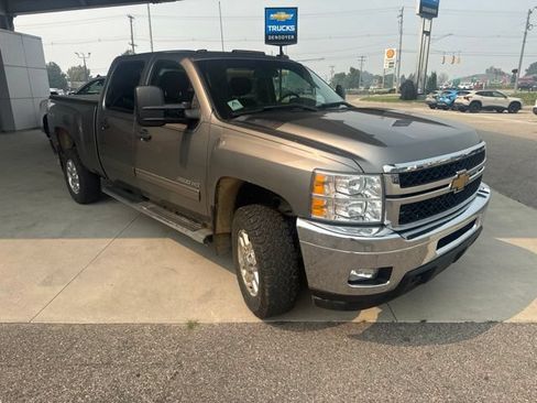 Used 2013 Chevrolet Silverado 2500 LT w/ Interior Plus Package AWD/4WD image 3