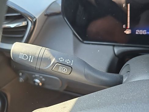 Used 2025 Chevrolet TrailBlazer LT AWD/4WD image 21