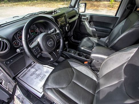 Used 2013 Jeep Wrangler Unlimited Rubicon w/ Connectivity Group image 11