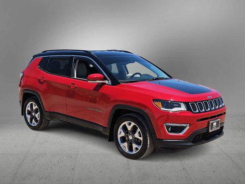 Used 2018 Jeep Compass Limited w/ Navigation Group FWD image 2