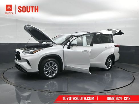 Used 2023 Toyota Highlander Limited w/ Protection Package #3 (TMS) AWD/4WD image 61
