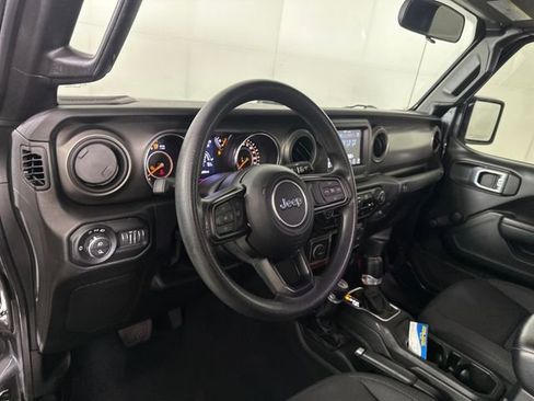 Used 2022 Jeep Gladiator Sport w/ Trailer Tow Package AWD/4WD image 13