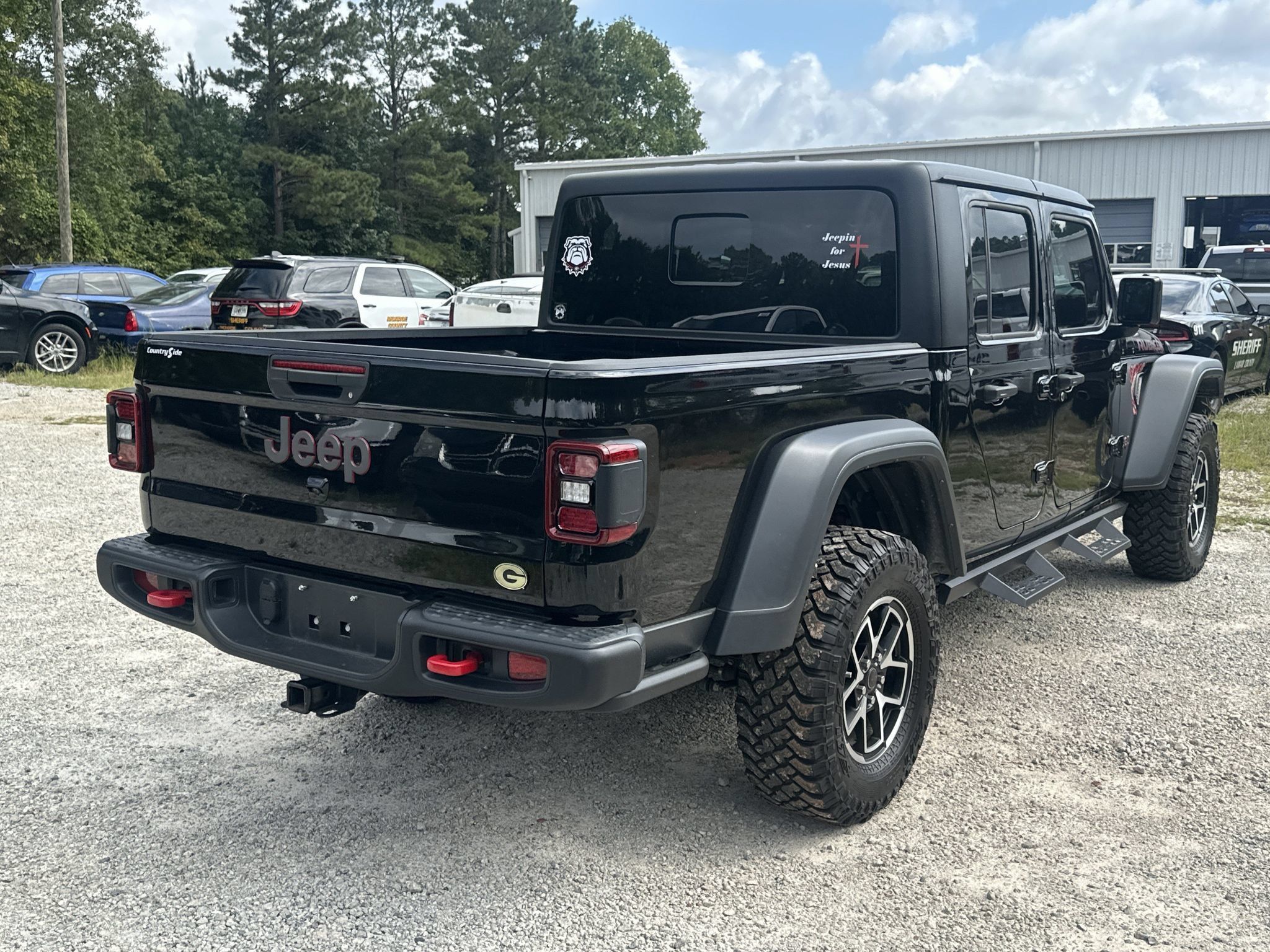 Used 2024 Jeep Gladiator Rubicon w/ Technology Group AWD/4WD image 3