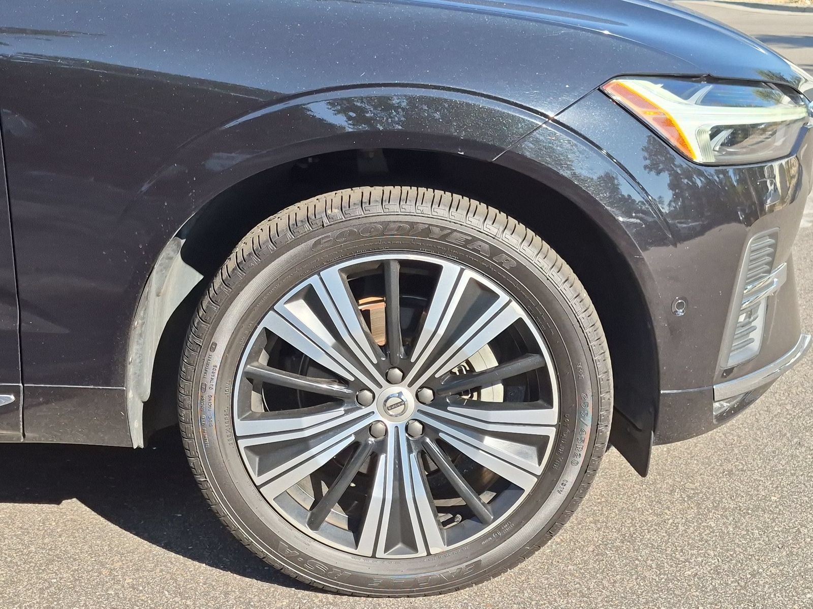 Used 2022 Volvo XC60 B5 Inscription w/ Advanced Package FWD image 10