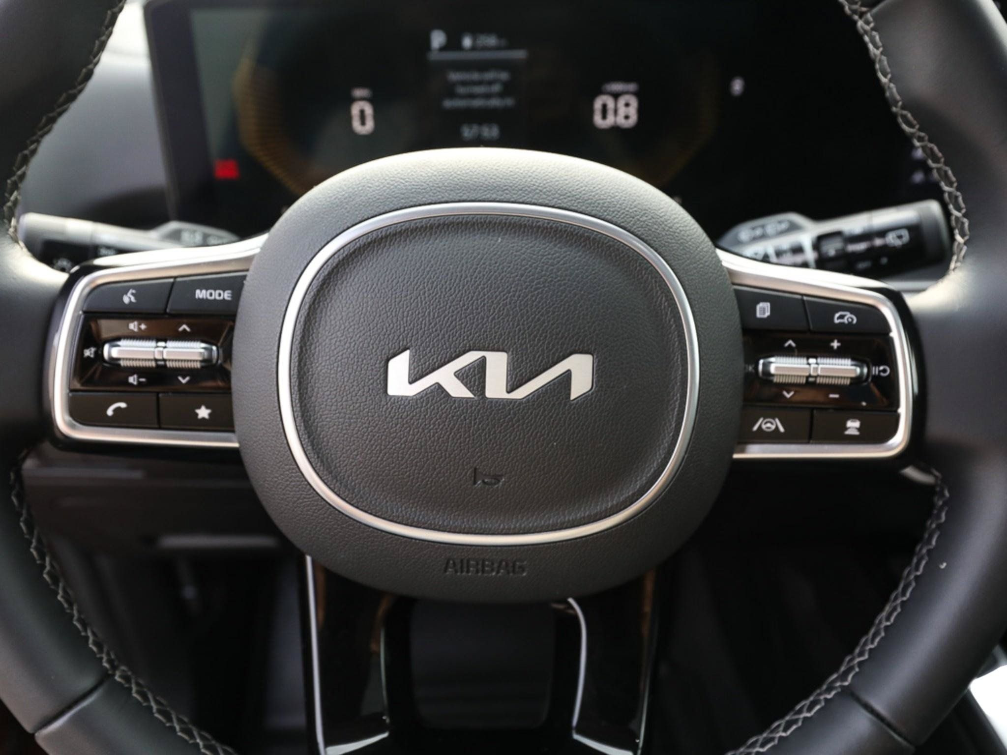 Used 2025 Kia Sorento S w/ Panoramic Sunroof Package FWD image 11