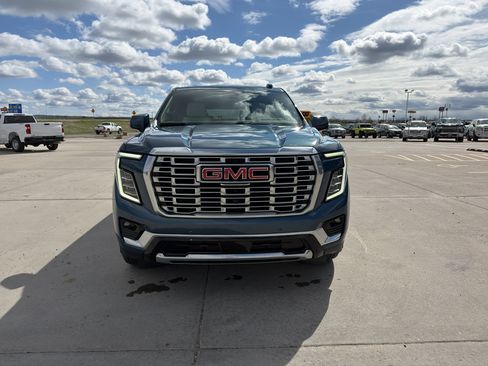 Used 2025 GMC Yukon XL Denali w/ Sun & Power Step Package AWD/4WD image 9