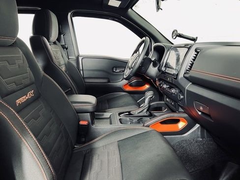 Used 2022 Nissan Frontier PRO-4X w/ Technology Package image 17