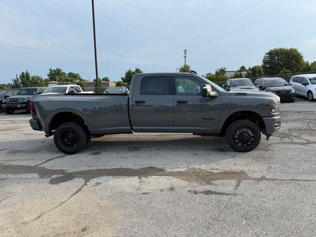 New 2027 RAM 3500 Big Horn AWD/4WD image 5