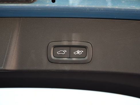 Certified 2024 Volvo XC40 B5 Core AWD/4WD image 26