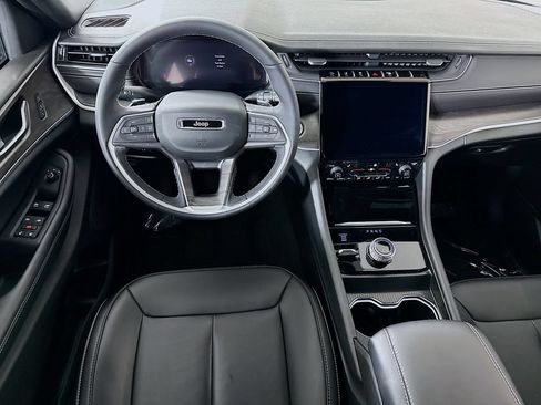 Used 2024 Jeep Grand Cherokee L Limited AWD/4WD image 4