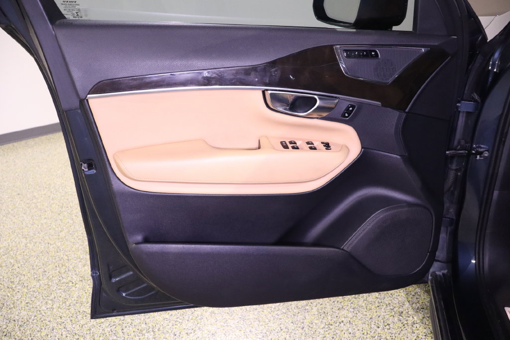 Used 2018 Volvo XC90 T5 Momentum w/ Convenience Package FWD image 39