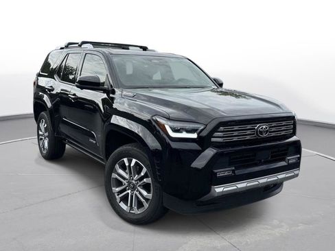 Used 2025 Toyota 4Runner Limited AWD/4WD image 4