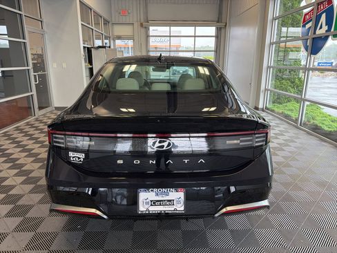 Used 2025 Hyundai Sonata SEL FWD image 5