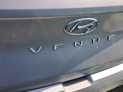 Used 2023 Hyundai Venue SEL FWD image 8