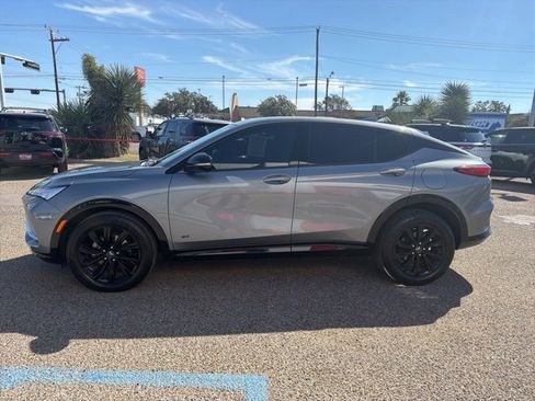 Used 2025 Buick Envista Sport Touring w/ Convenience I Package image 3