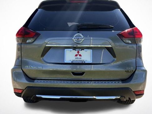 Used 2017 Nissan Rogue S AWD/4WD image 4