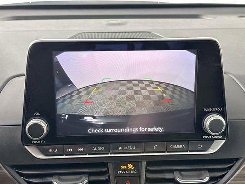 Used 2024 Nissan Altima 2.5 SV FWD image 16