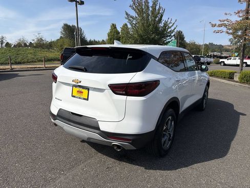 Certified 2025 Chevrolet Blazer LT FWD image 9