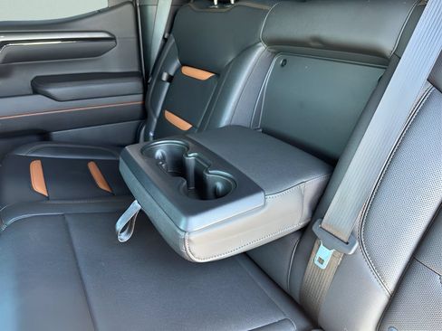 Used 2022 GMC Sierra 1500 AT4 w/ AT4 Preferred Package AWD/4WD image 20