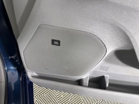 Used 2011 Toyota Sienna XLE image 29