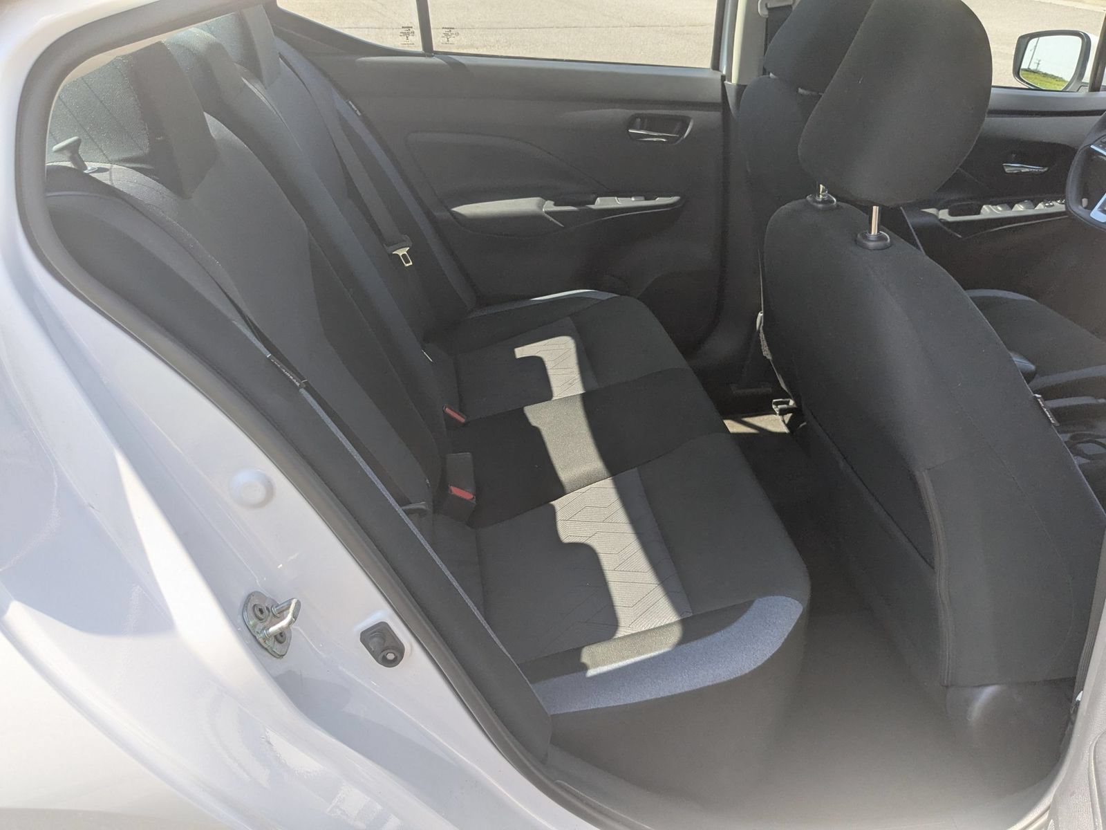 Used 2025 Nissan Versa SV FWD image 33