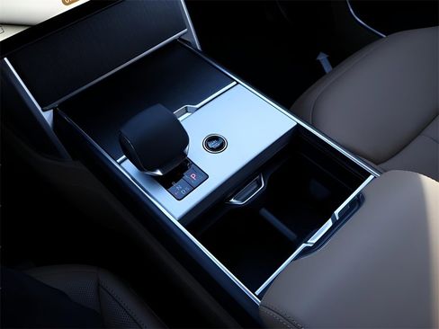 New 2026 Land Rover Range Rover SE image 25