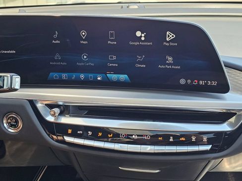 Certified 2024 Cadillac Lyriq Luxury AWD/4WD image 28