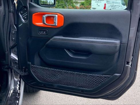 Used 2021 Jeep Wrangler Unlimited Sahara image 23