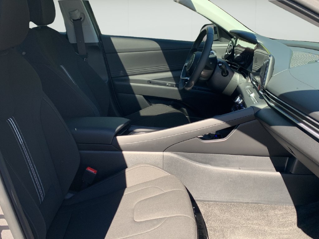 Certified 2024 Hyundai Elantra SEL w/ Convenience Package FWD image 36