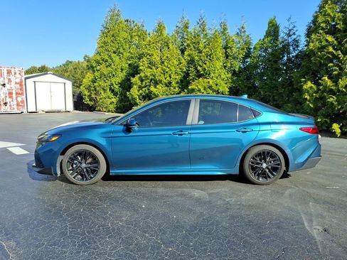 Used 2025 Toyota Camry SE w/ Multimedia Upgrade Package FWD image 6