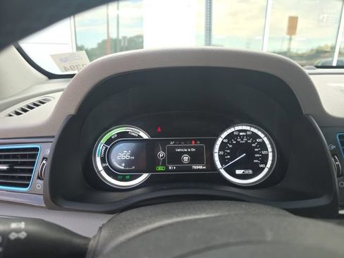Used 2019 Kia Niro Touring FWD image 12