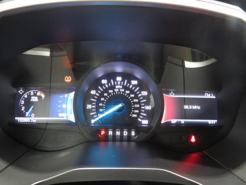 Used 2017 Ford Edge SEL FWD image 16