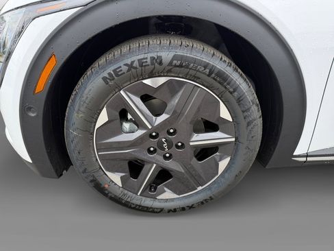 New 2025 Kia EV6 Light image 9