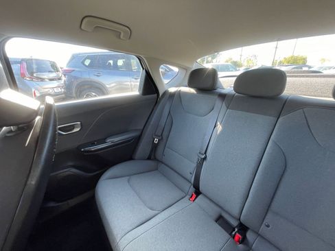 Used 2025 Kia K4 LXS image 42