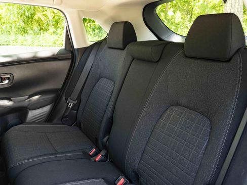 Used 2025 Honda HR-V LX image 18