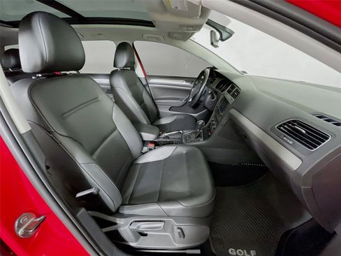 Used 2016 Volkswagen Golf Limited Edition image 30