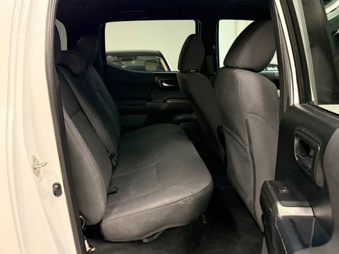 Used 2017 Toyota Tacoma TRD Off-Road w/ Tow Package (A/T) image 19