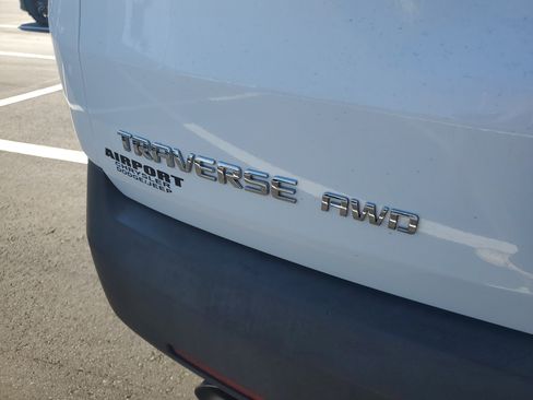 Used 2020 Chevrolet Traverse LS image 6