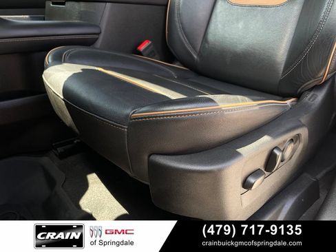 Used 2024 GMC Yukon AT4 w/ Technology Package AWD/4WD image 23