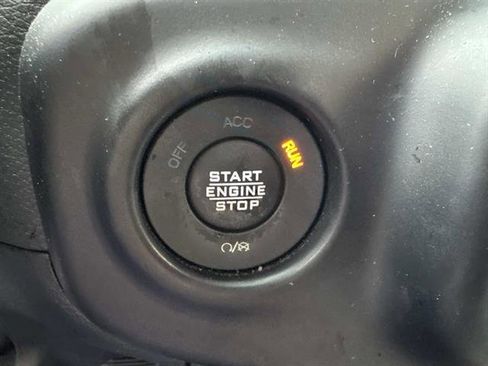 Used 2022 Jeep Wrangler Unlimited Sahara w/ Cold Weather Group image 17