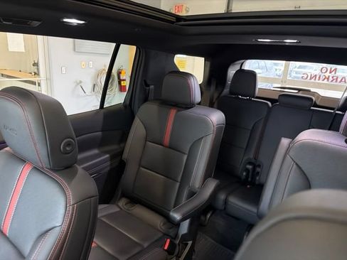 Used 2025 Chevrolet Traverse RS w/ LPO, Floor Liner Package AWD/4WD image 20