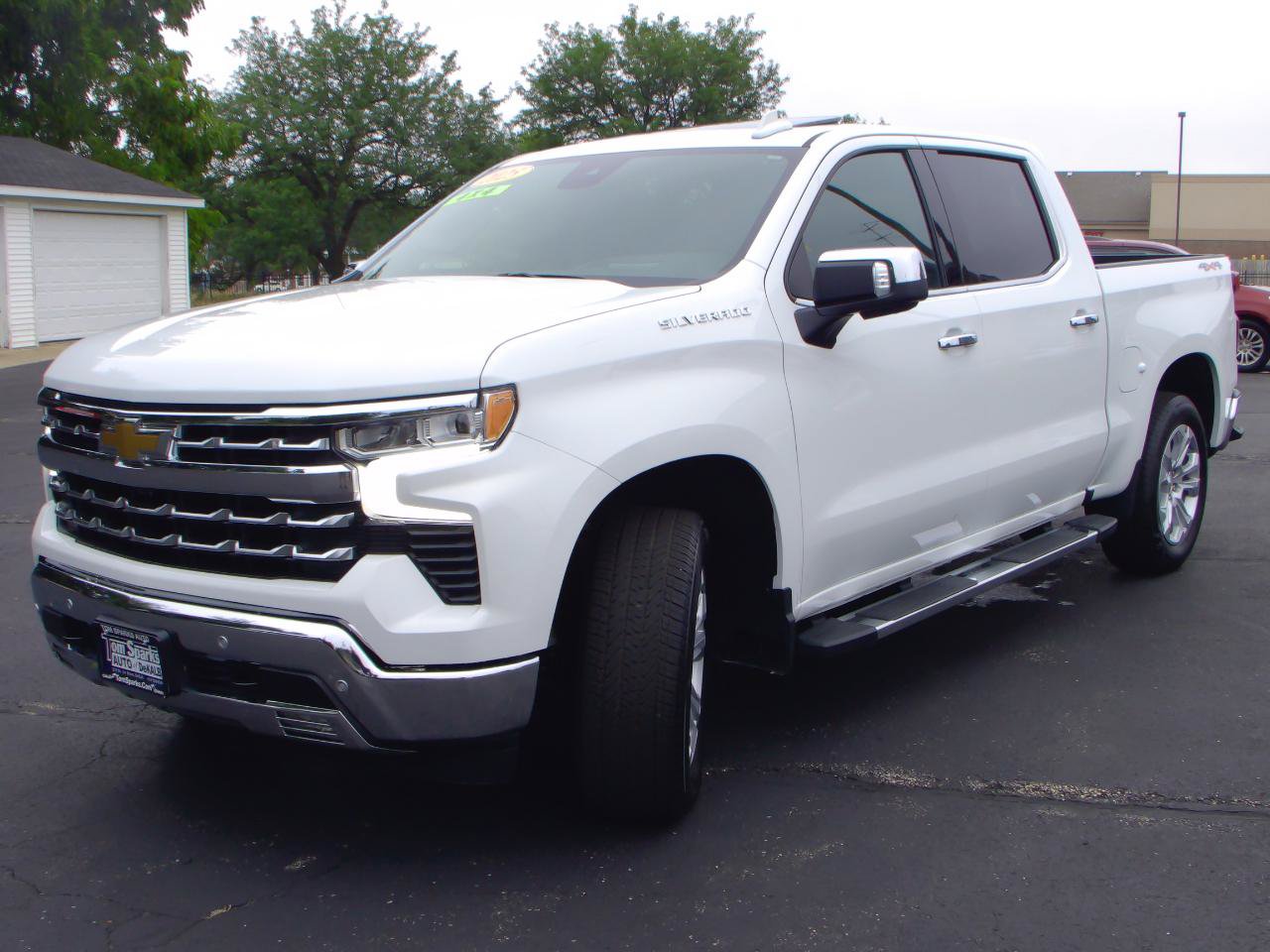 Used 2025 Chevrolet Silverado 1500 LTZ w/ LTZ Premium Package AWD/4WD image 3