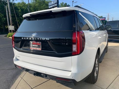 Used 2025 Ford Expedition Active AWD/4WD image 7