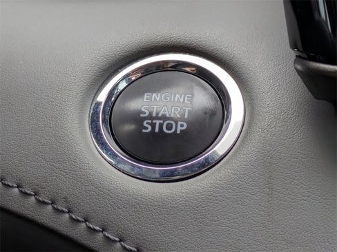 Certified 2023 Toyota Highlander XLE image 31