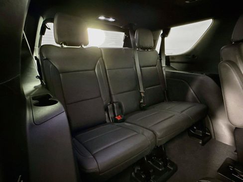 Used 2023 Chevrolet Tahoe Z71 w/ Luxury Package AWD/4WD image 29