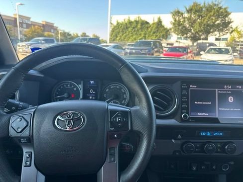Used 2022 Toyota Tacoma TRD Sport RWD image 10