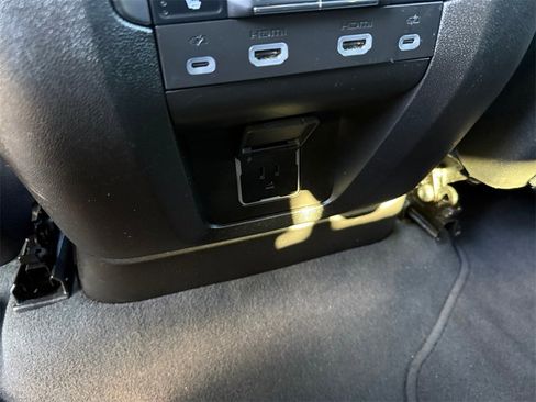 Used 2024 Chevrolet Tahoe High Country w/ Advanced Technology Package image 28