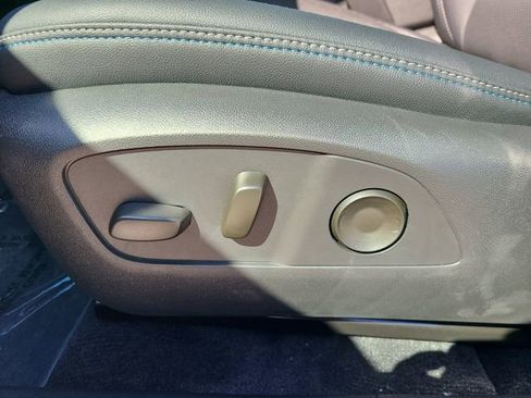 New 2026 Chevrolet Equinox EV LT image 24