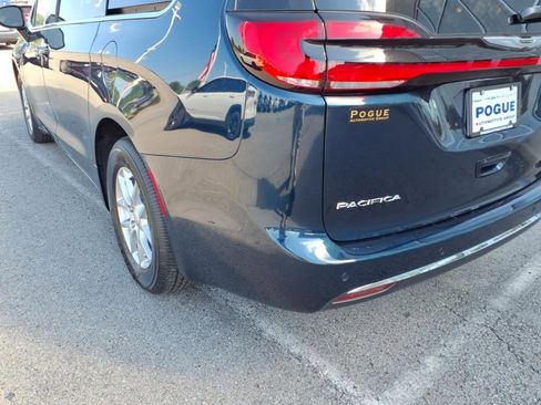 New 2025 Chrysler Pacifica Select image 19