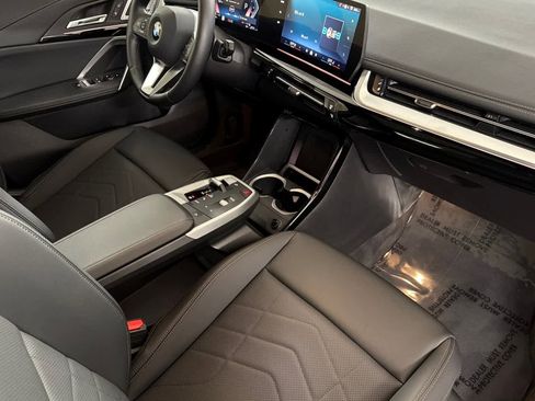 Used 2025 BMW X1 xDrive28i w/ Premium Package image 16